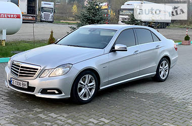 Седан Mercedes-Benz E-Class 2010 в Черновцах