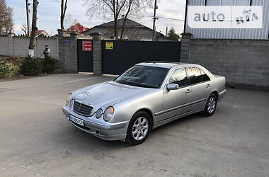 Седан Mercedes-Benz E-Class 2000 в Ровно