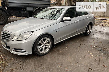 Седан Mercedes-Benz E-Class 2011 в 