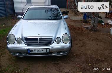 Седан Mercedes-Benz E-Class 2001 в Запоріжжі