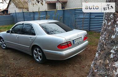 Седан Mercedes-Benz E-Class 2001 в Запоріжжі