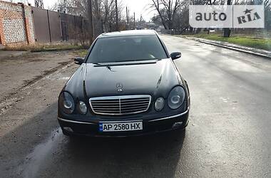 Седан Mercedes-Benz E-Class 2004 в Запорожье