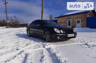 Седан Mercedes-Benz E-Class 2003 в 