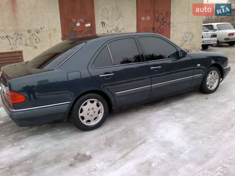 Седан Mercedes-Benz E-Class 1998 в Ужгороде