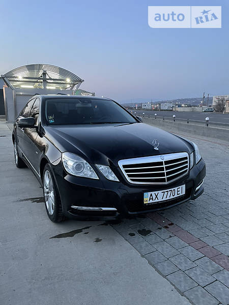 Седан Mercedes-Benz E-Class 2012 в Ужгороде