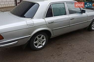 Седан Mercedes-Benz E-Class 1979 в 