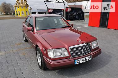 Седан Mercedes-Benz E-Class 1994 в Черновцах