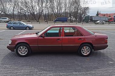 Седан Mercedes-Benz E-Class 1994 в Чернівцях