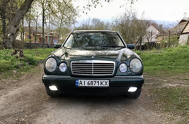 Седан Mercedes-Benz E-Class 1996 в Києві