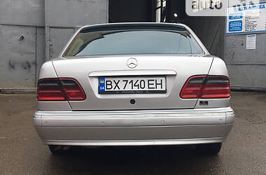 Седан Mercedes-Benz E-Class 2001 в Тернополе