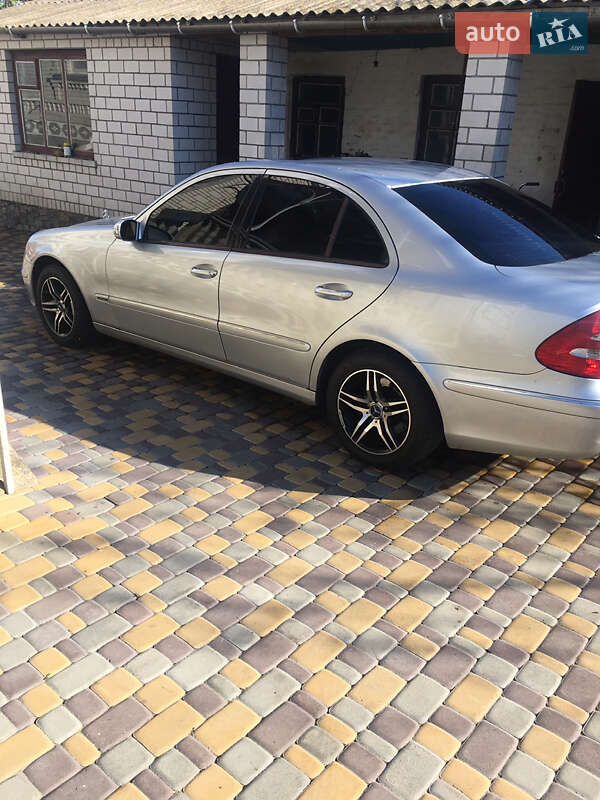 Седан Mercedes-Benz E-Class 2003 в Рокитному