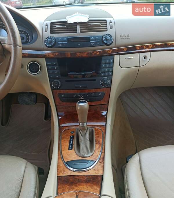 Седан Mercedes-Benz E-Class 2008 в Одессе
