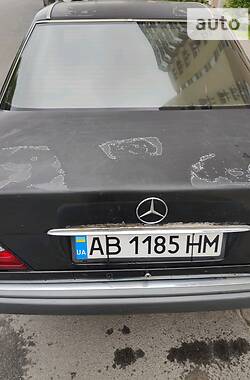 Седан Mercedes-Benz E-Class 1994 в Виннице