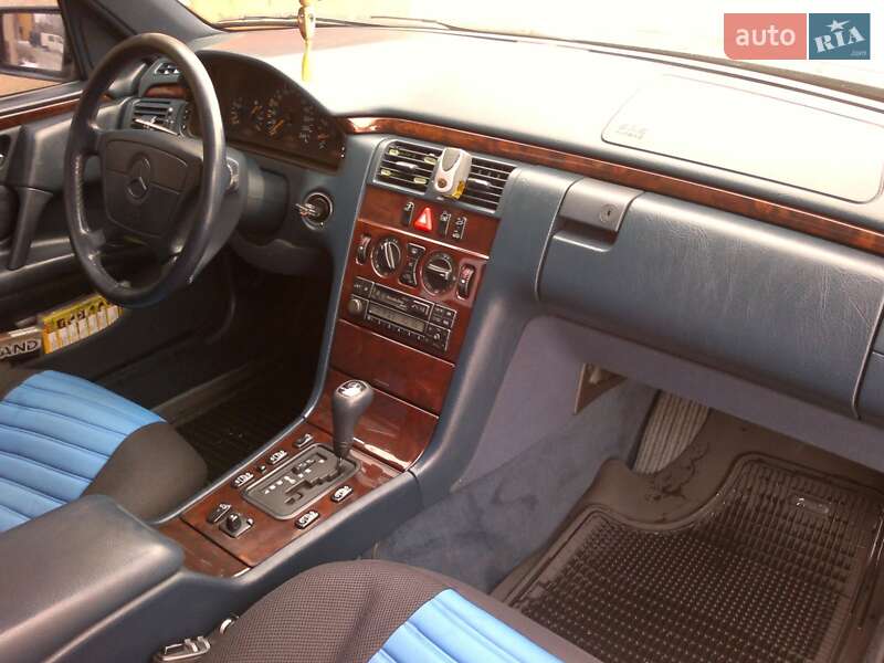 Седан Mercedes-Benz E-Class 1998 в Ужгороде