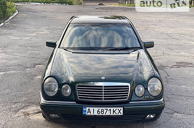 Седан Mercedes-Benz E-Class 1996 в Киеве