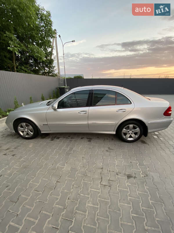 Седан Mercedes-Benz E-Class 2004 в Тернополе