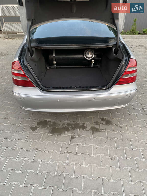 Седан Mercedes-Benz E-Class 2004 в Тернополе