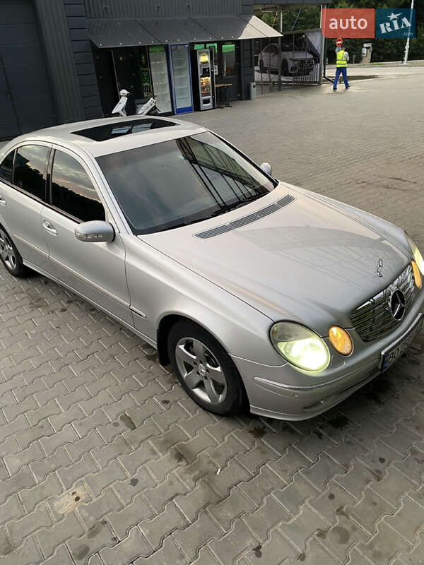 Седан Mercedes-Benz E-Class 2004 в Тернополе