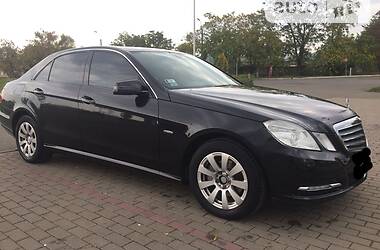 Седан Mercedes-Benz E-Class 2011 в Виноградові