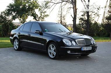 Седан Mercedes-Benz E-Class 2005 в Бучаче