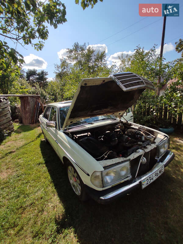 Седан Mercedes-Benz E-Class 1978 в Березному фото 13 Седан Mercedes-Benz E-Class 1978 в Березному