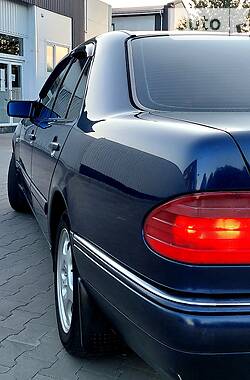 Седан Mercedes-Benz E-Class 1998 в 
