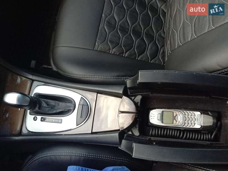 Седан Mercedes-Benz E-Class 2002 в Гадяче