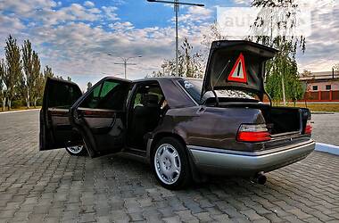 Седан Mercedes-Benz E-Class 1994 в Измаиле