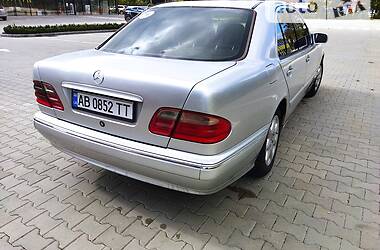 Седан Mercedes-Benz E-Class 2002 в Виннице