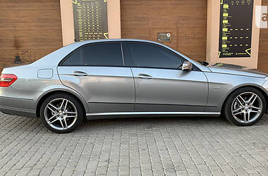 Седан Mercedes-Benz E-Class 2009 в Ужгороде