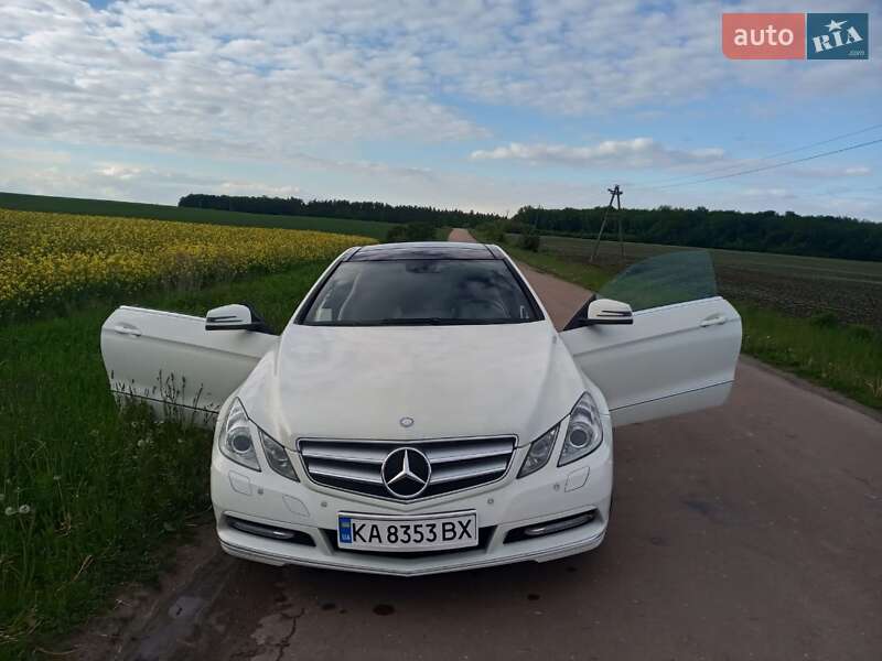Купе Mercedes-Benz E-Class 2011 в Теофіполі