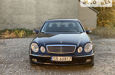 Седан Mercedes-Benz E-Class 2003 в Черновцах