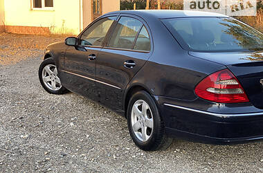 Седан Mercedes-Benz E-Class 2003 в Черновцах