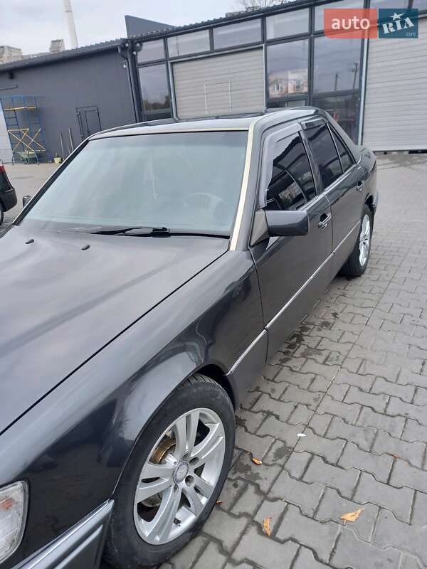 Седан Mercedes-Benz E-Class 1995 в Шептицькому