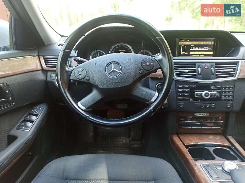 Универсал Mercedes-Benz E-Class 2011 в Киеве