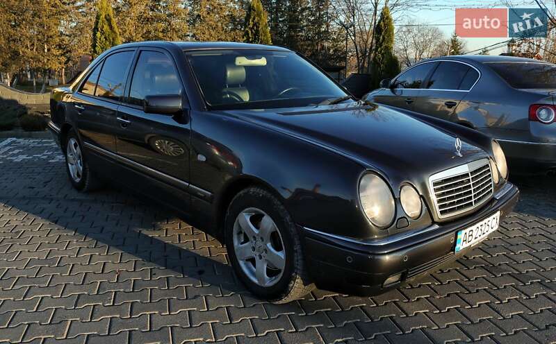 Седан Mercedes-Benz E-Class 1998 в Черновцах