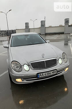 Седан Mercedes-Benz E-Class 2004 в Киеве