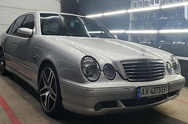 Седан Mercedes-Benz E-Class 2000 в Харкові