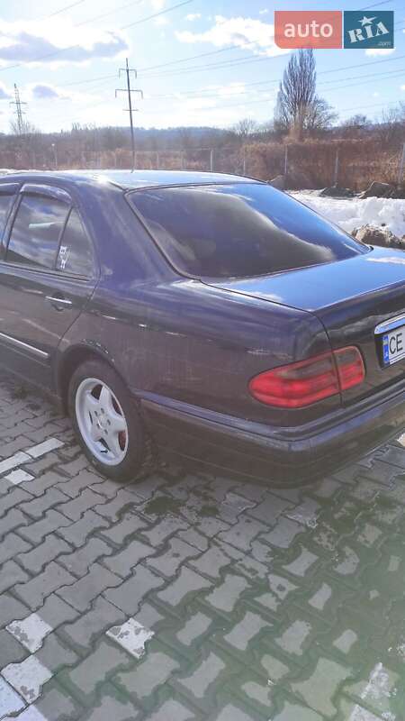 Седан Mercedes-Benz E-Class 2001 в Черновцах