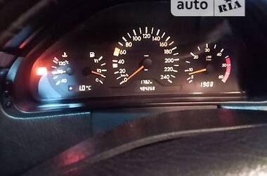 Седан Mercedes-Benz E-Class 2000 в 