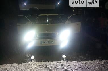 Седан Mercedes-Benz E-Class 2000 в 