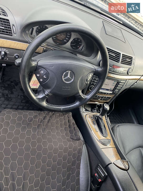 Седан Mercedes-Benz E-Class 2005 в Миколаєві