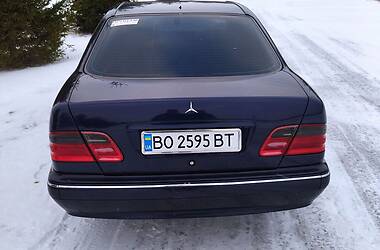Седан Mercedes-Benz E-Class 2001 в Лановцах