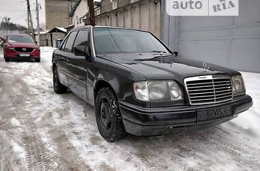 Седан Mercedes-Benz E-Class 1990 в Харкові