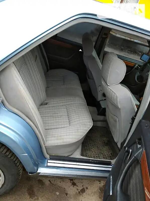 Седан Mercedes-Benz E-Class 1986 в Львове