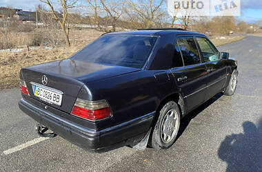 Седан Mercedes-Benz E-Class 1996 в 