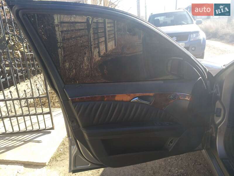 Седан Mercedes-Benz E-Class 2004 в Одессе