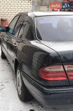 Седан Mercedes-Benz E-Class 1997 в 