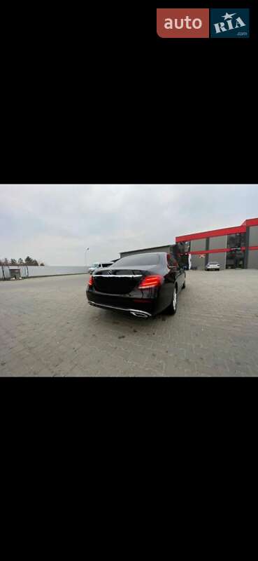 Седан Mercedes-Benz E-Class 2017 в Киеве