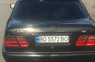 Седан Mercedes-Benz E-Class 1999 в Кременце